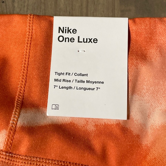 Nike Women's XL One Luxe Dri-FIT 7" Mid-Rise Printed Training Shorts DO7814-827 - Picture 8 of 10